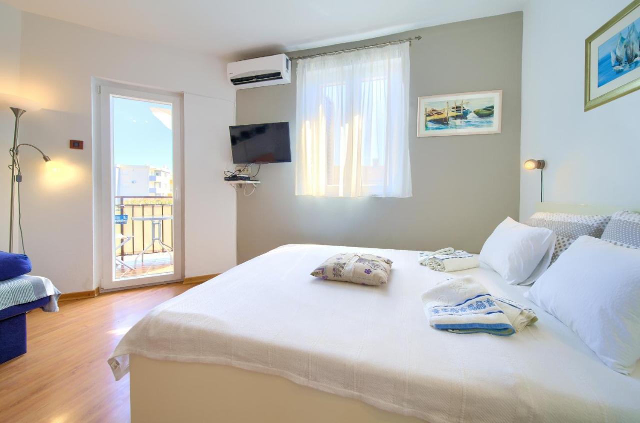Studio Apartment Vesna Krk Town Exterior foto