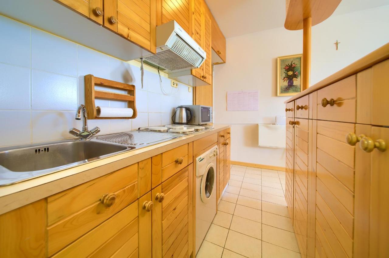 Studio Apartment Vesna Krk Town Exterior foto