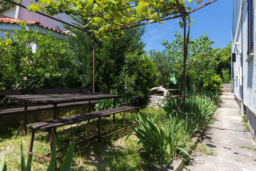Studio Apartment Vesna Krk Town Exterior foto